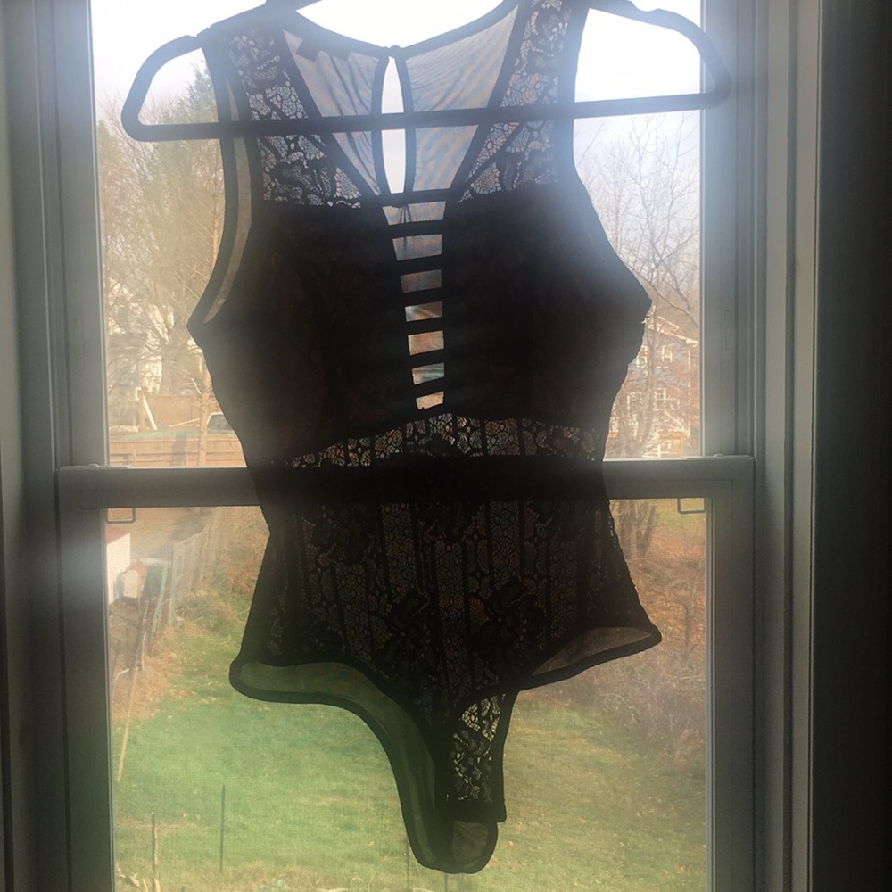 Lace Leotard - Picture 2 of 8